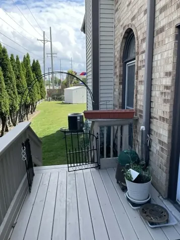 83 S Josephine Court Des Plaines IL 60016