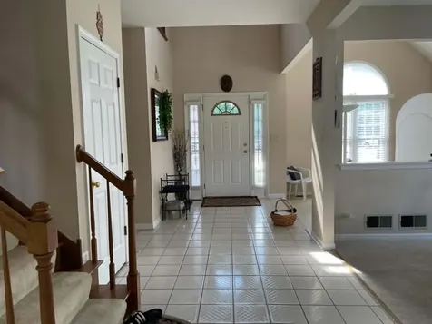 83 S Josephine Court Des Plaines IL 60016