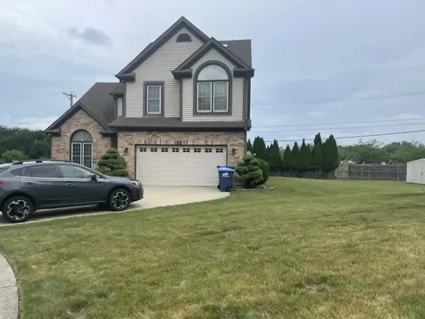 83 S Josephine Court Des Plaines IL 60016