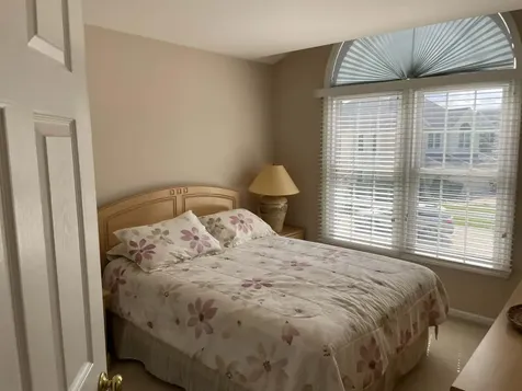 83 S Josephine Court Des Plaines IL 60016