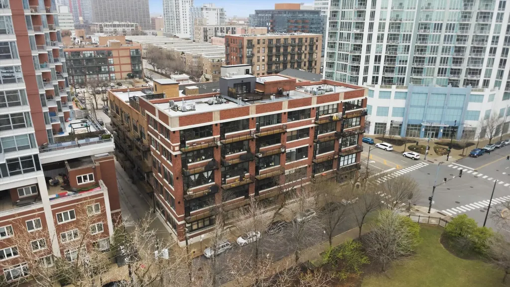 1601 South Indiana Avenue Chicago IL 60616