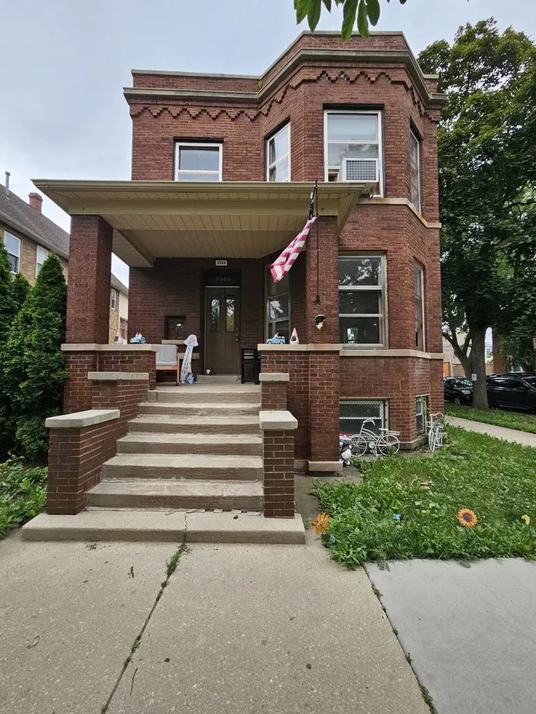3326 North Karlov Avenue Chicago IL 60641