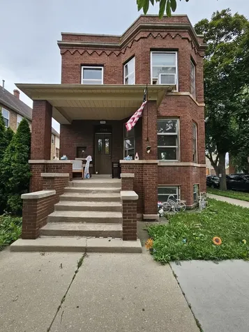 3326 North Karlov Avenue Chicago IL 60641