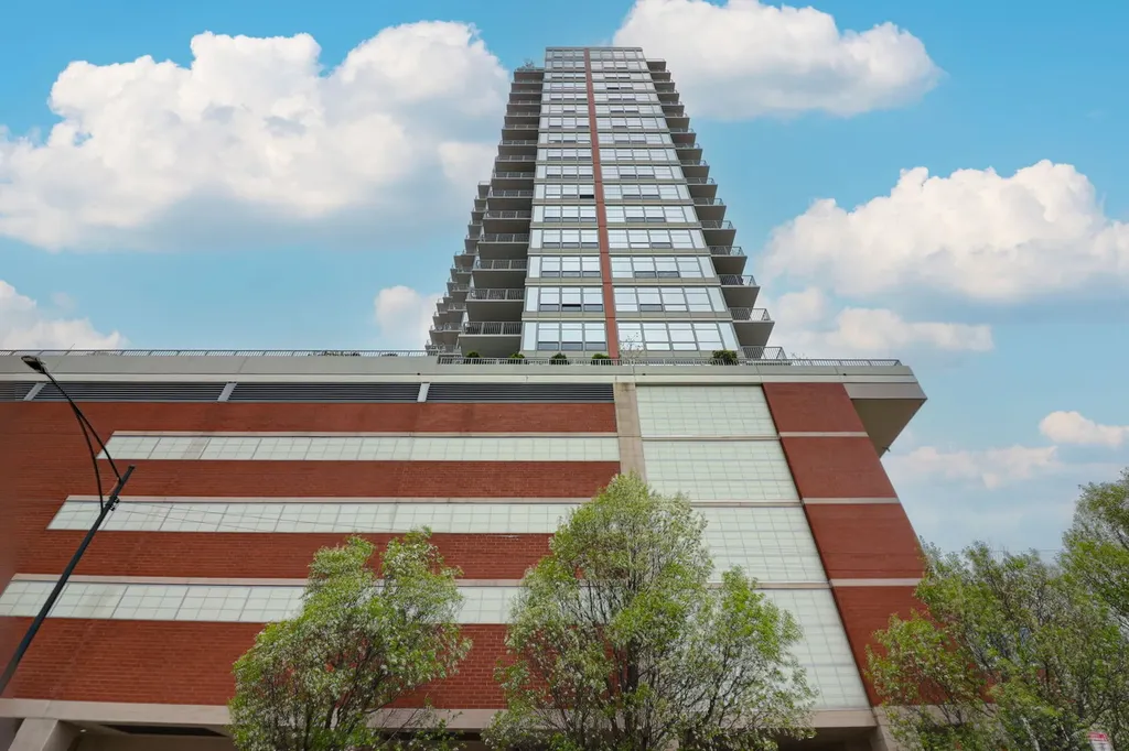 1600 South Prairie Avenue Chicago IL 60616
