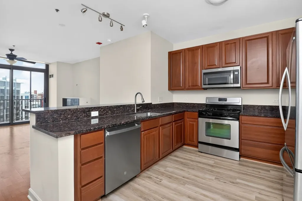 1600 South Prairie Avenue Chicago IL 60616