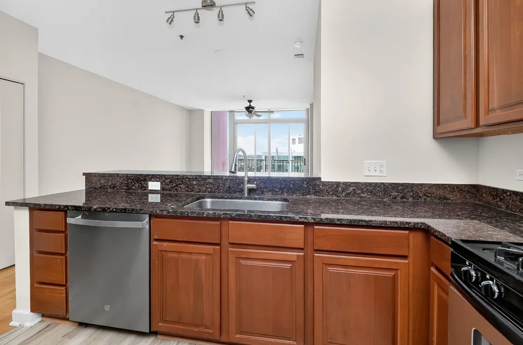 1600 South Prairie Avenue Chicago IL 60616