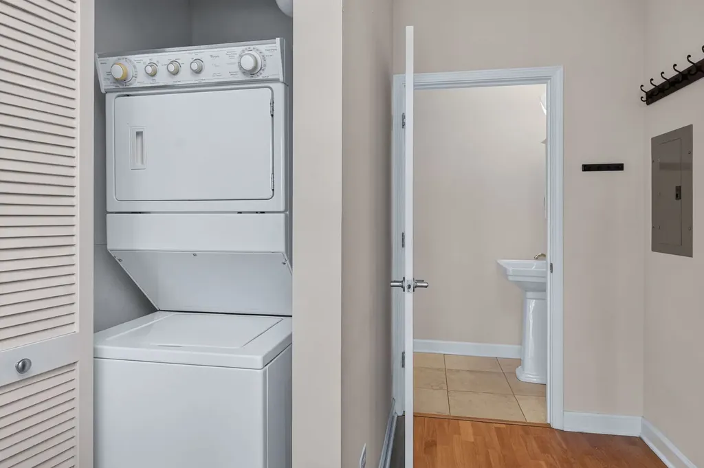 1600 South Prairie Avenue Chicago IL 60616