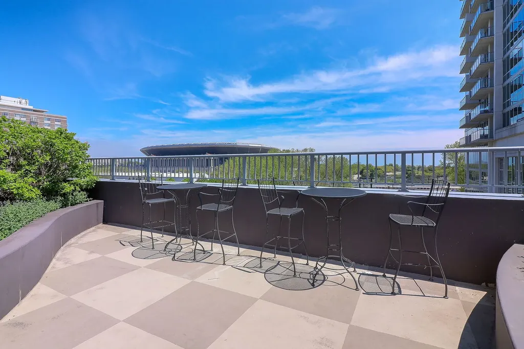 1600 South Prairie Avenue Chicago IL 60616