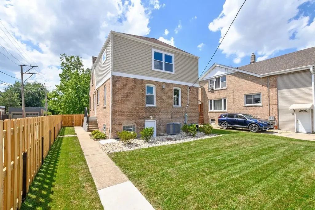 3335 Sunnyside Avenue Brookfield IL 60513