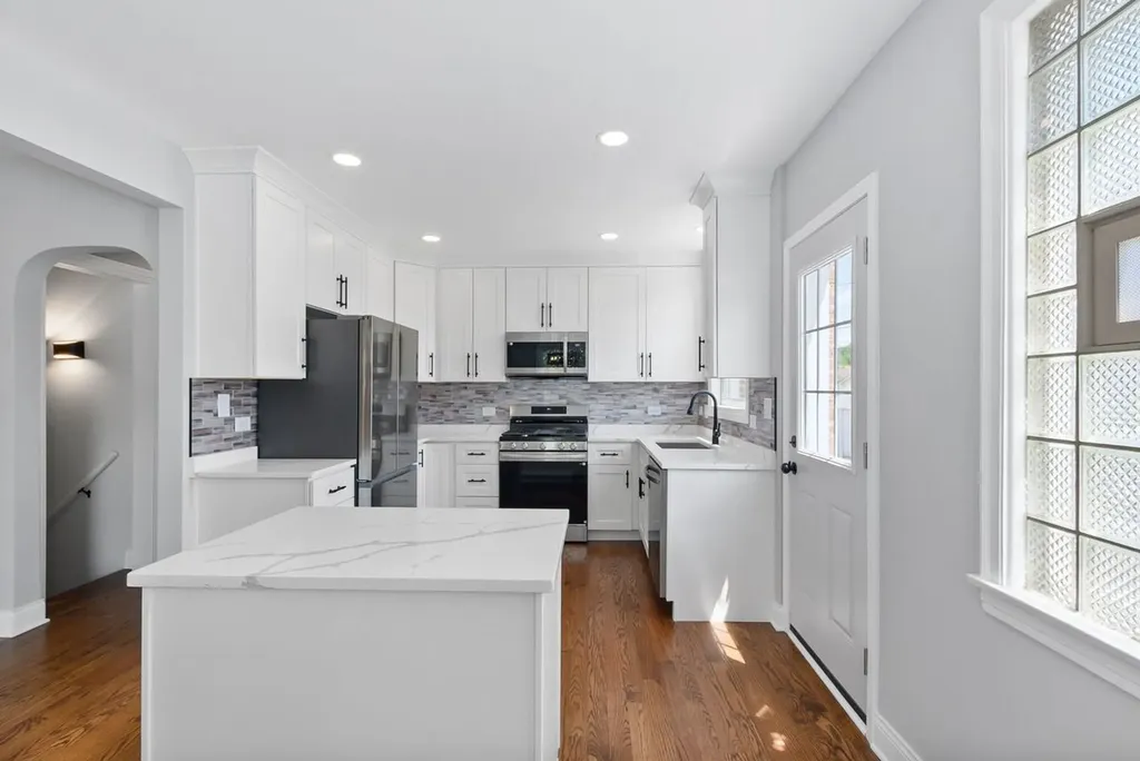 3335 Sunnyside Avenue Brookfield IL 60513