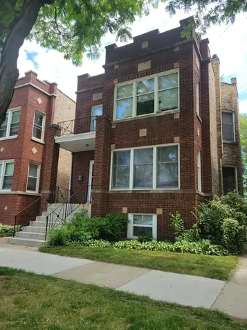 6939 North Hamilton Avenue Chicago IL 60645