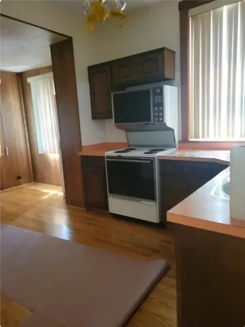 6939 North Hamilton Avenue Chicago IL 60645