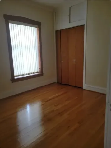 6939 North Hamilton Avenue Chicago IL 60645