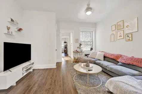 1010 West Dakin Street Chicago IL 60613