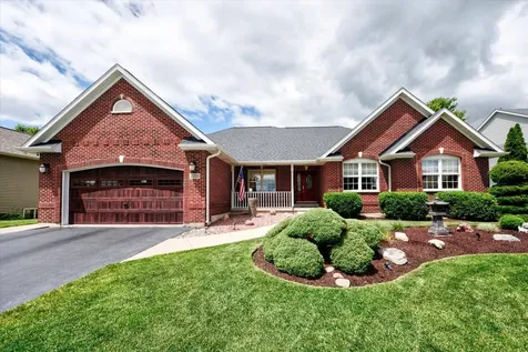 2231 Luther Lowell Lane Sycamore IL 60178