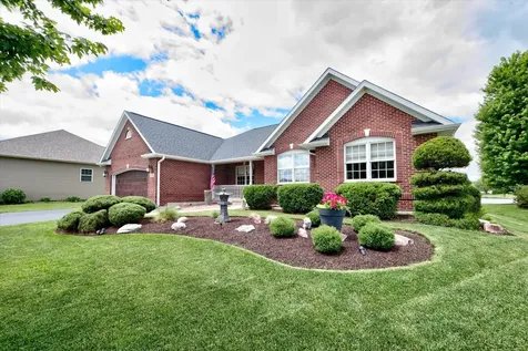 2231 Luther Lowell Lane Sycamore IL 60178