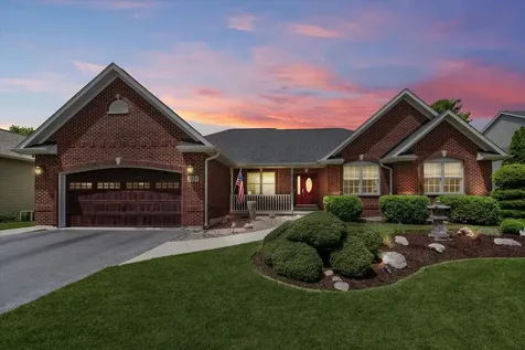 2231 Luther Lowell Lane Sycamore IL 60178