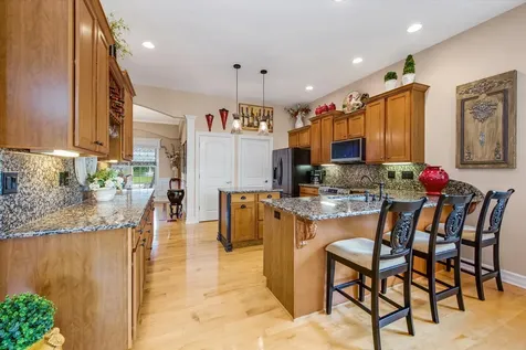 2231 Luther Lowell Lane Sycamore IL 60178