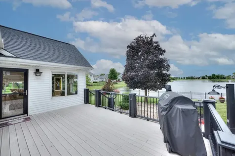 2231 Luther Lowell Lane Sycamore IL 60178