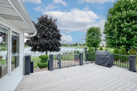 2231 Luther Lowell Lane Sycamore IL 60178