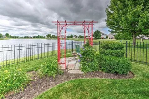 2231 Luther Lowell Lane Sycamore IL 60178