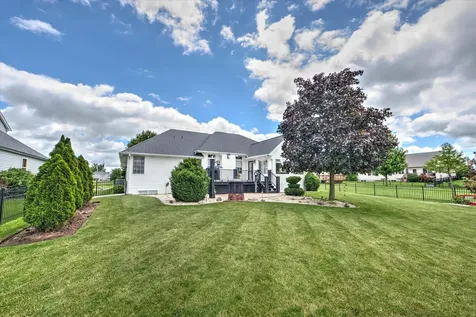 2231 Luther Lowell Lane Sycamore IL 60178