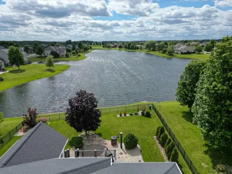 2231 Luther Lowell Lane Sycamore IL 60178