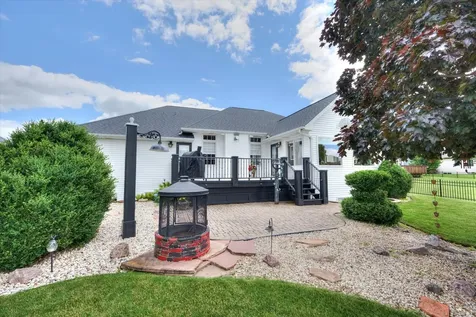 2231 Luther Lowell Lane Sycamore IL 60178
