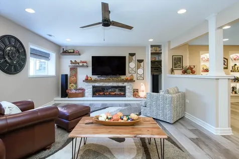 2231 Luther Lowell Lane Sycamore IL 60178
