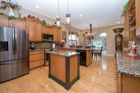2231 Luther Lowell Lane Sycamore IL 60178