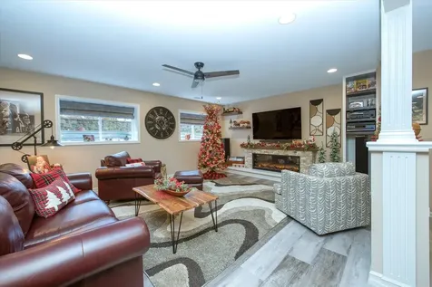 2231 Luther Lowell Lane Sycamore IL 60178