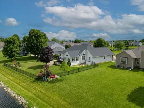 2231 Luther Lowell Lane Sycamore IL 60178