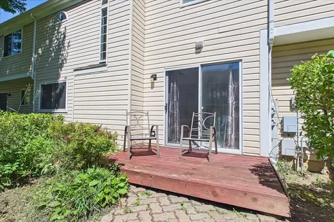855 West Saratoga Circle Island Lake IL 60042