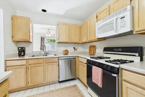 855 West Saratoga Circle Island Lake IL 60042