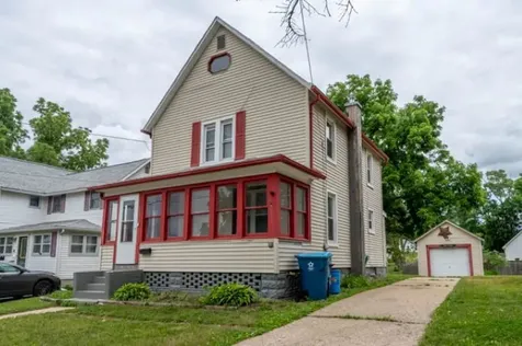 918 Jackson Avenue Dixon IL 61021