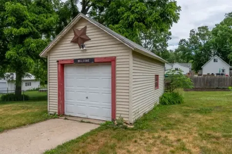 918 Jackson Avenue Dixon IL 61021