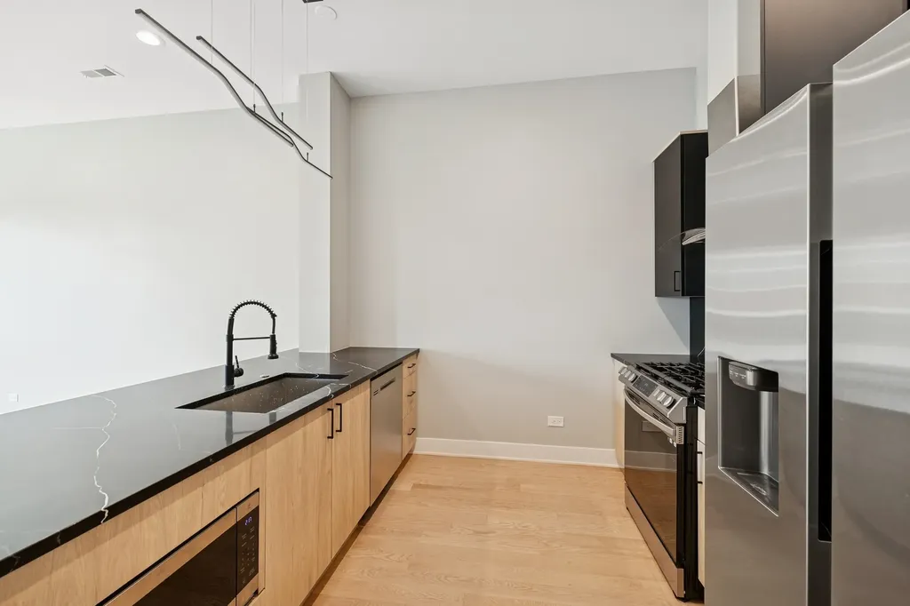 1723 West North Avenue Chicago IL 60622