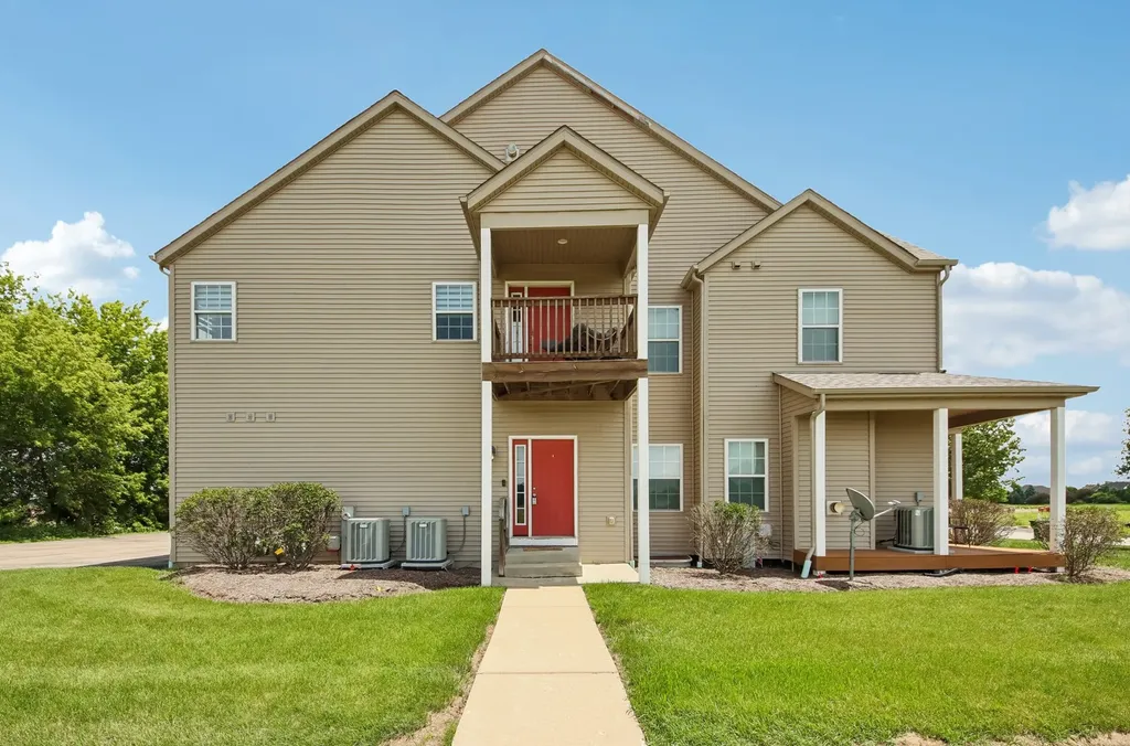 661 Stonegate Drive Sycamore IL 60178