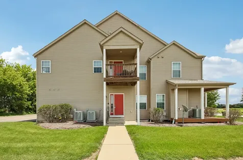 661 Stonegate Drive Sycamore IL 60178