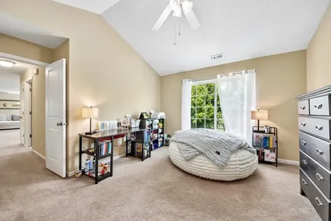 661 Stonegate Drive Sycamore IL 60178