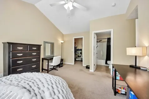 661 Stonegate Drive Sycamore IL 60178