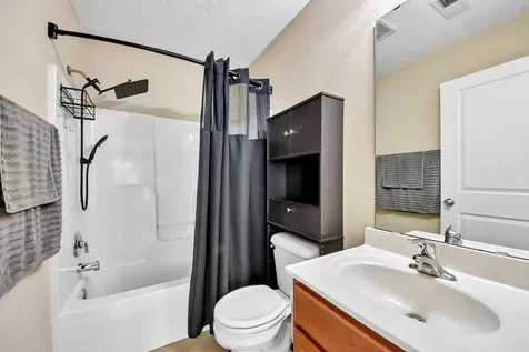 661 Stonegate Drive Sycamore IL 60178