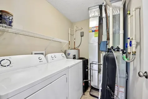 661 Stonegate Drive Sycamore IL 60178