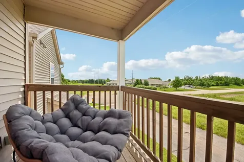661 Stonegate Drive Sycamore IL 60178