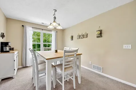 661 Stonegate Drive Sycamore IL 60178