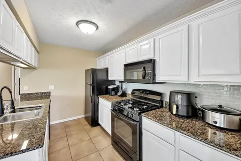 661 Stonegate Drive Sycamore IL 60178