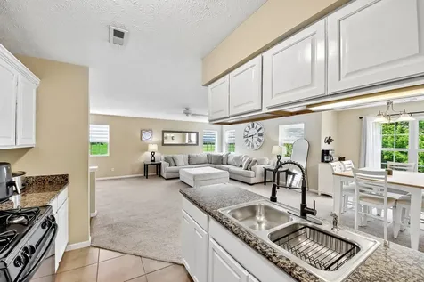 661 Stonegate Drive Sycamore IL 60178
