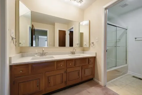 1525 Columbia Court Elk Grove Village IL 60007