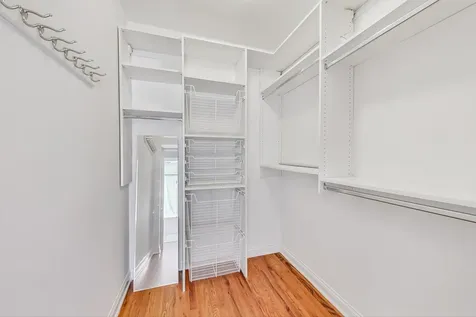 917 West Sunnyside Avenue Chicago IL 60640