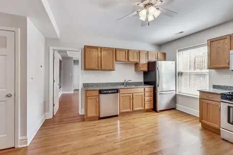 917 West Sunnyside Avenue Chicago IL 60640